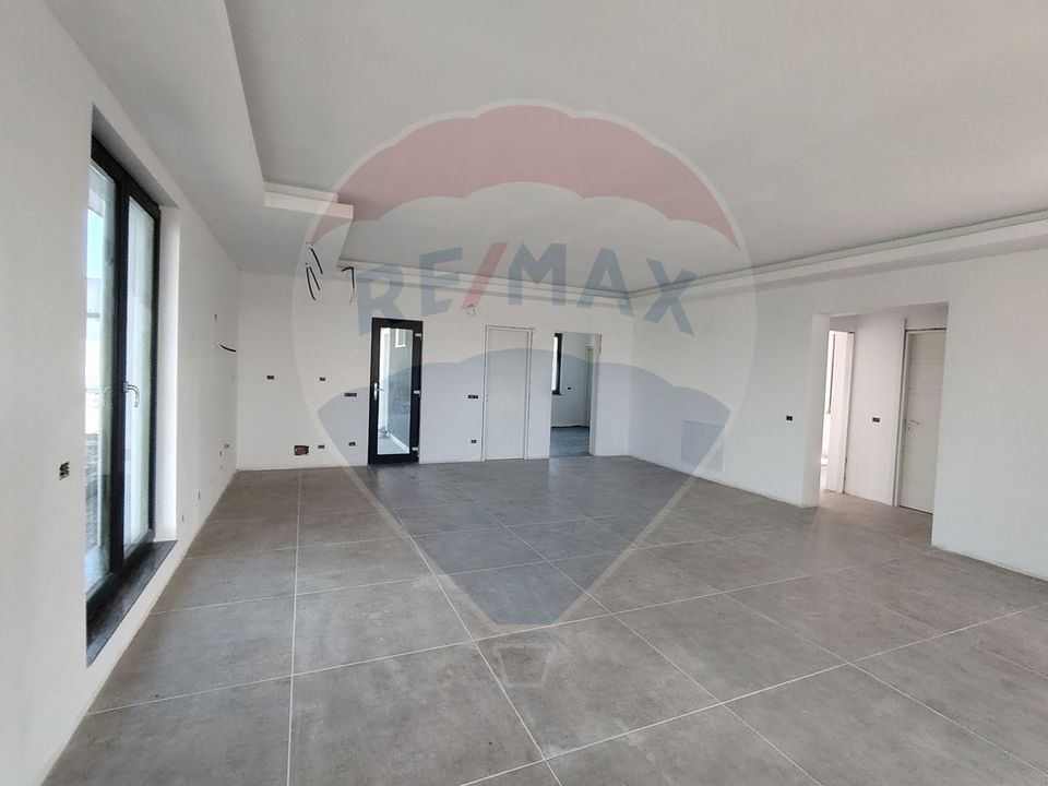 4 room House / Villa for sale