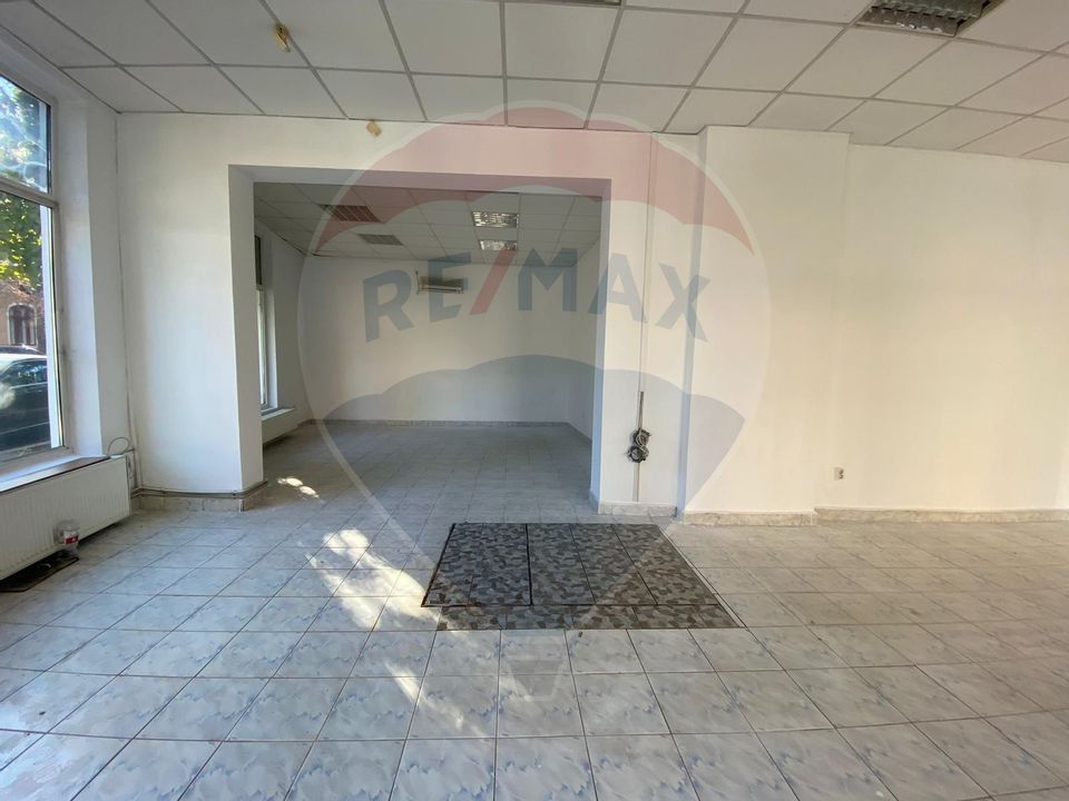 Casa cu 5 camere de inchiriat central B-dul Ghica cu Maica Domnului