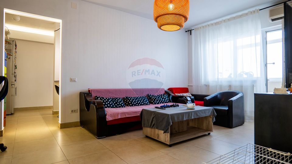 Vanzare apartament 2 camere,  renovat, zona Titan - Parcul Teilor