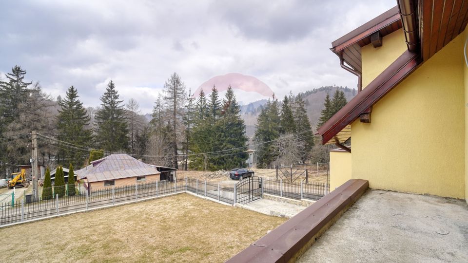 Casă / Vilă cu 6 camere de vânzare în Predeal