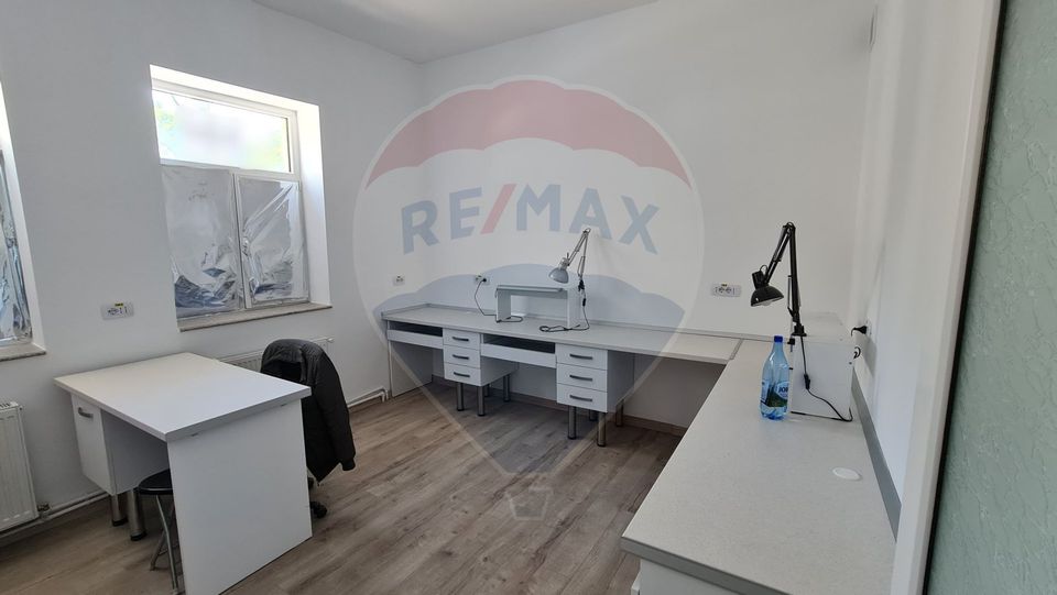 Apartament cu 2 camere decomandat de vânzare Centru