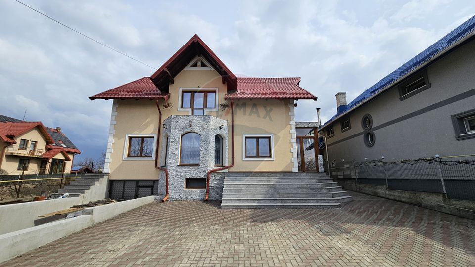6 room House / Villa for sale