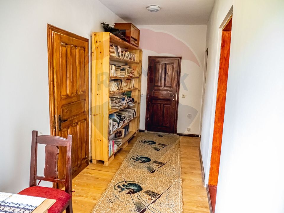 Vila / Pensiune cu 20 camere de vânzare în Câmpulung Moldovenesc, SV