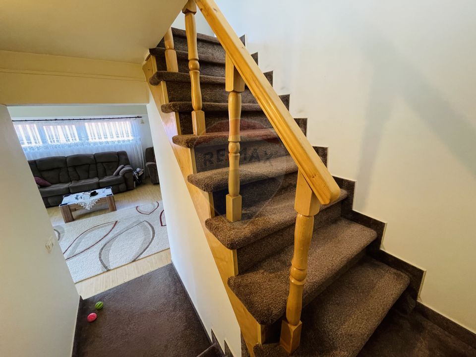 6 room House / Villa for sale