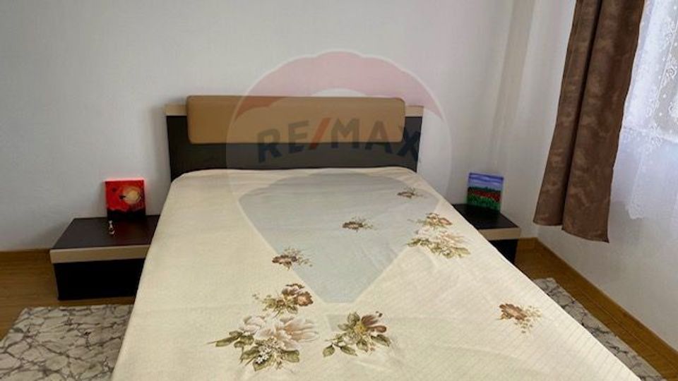 Apartament cu 3 camere de vânzare