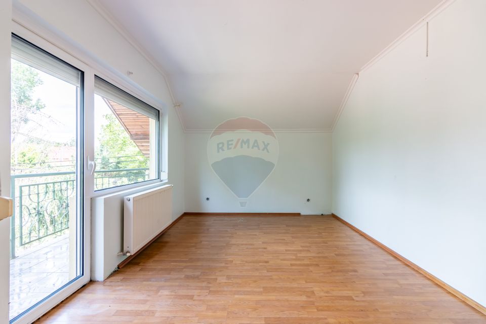 Snagov Villa for Sale | Pool, Orchard, 8 Rooms | 3077 sqm land