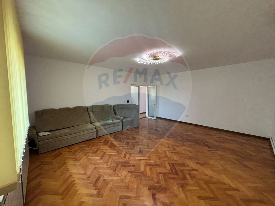 Spațiu Generos de Închiriat – Ideal pentru Birouri, Clinică sau Creșă!