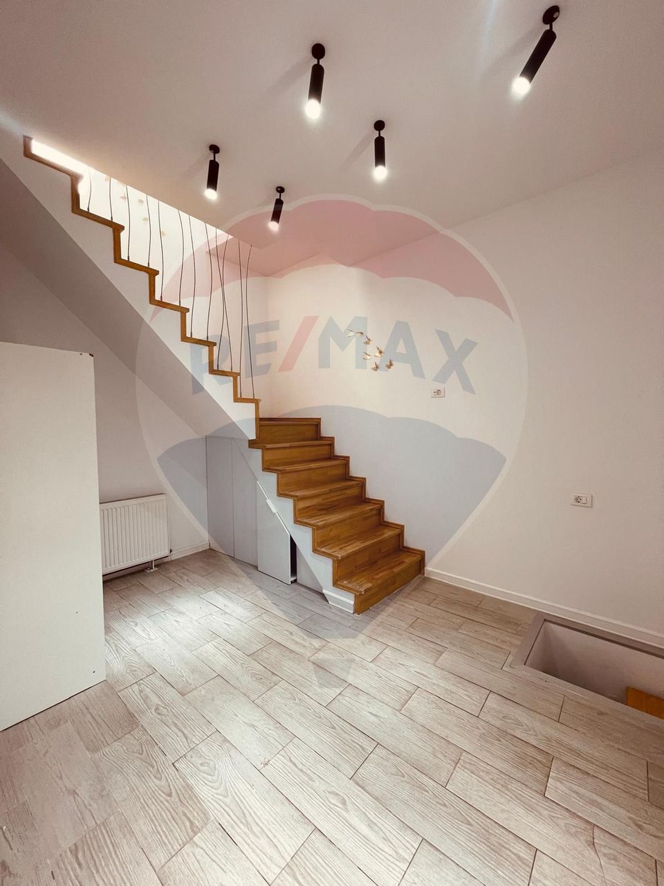 4 room House / Villa for sale, Calea Calarasilor area