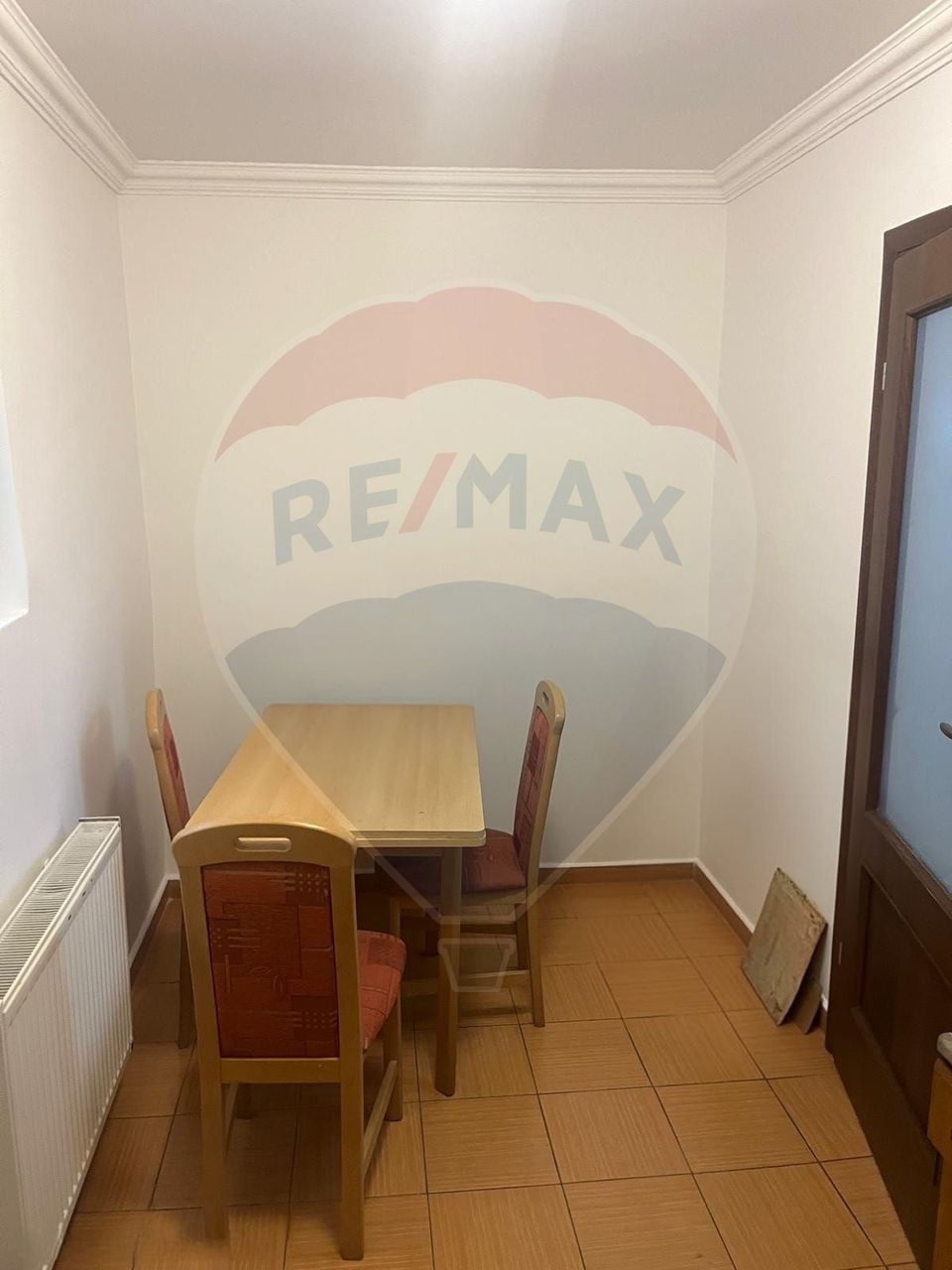 Casă / Vilă cu 4 camere de închiriat în zona Andrei Muresanu