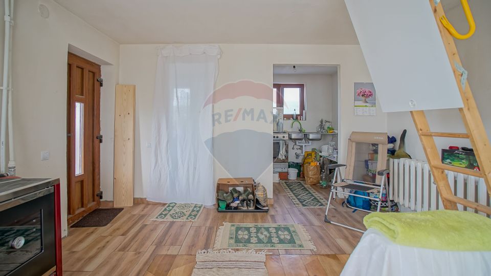 0% COMISION / Casă cu 3 camere si teren 28 500 mp , COVASNA