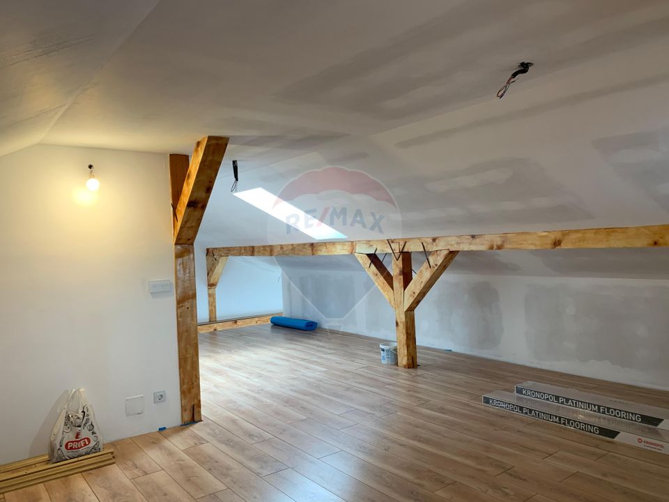 Apartament de vanzare si Parcare în curte privată - Șelimbăr