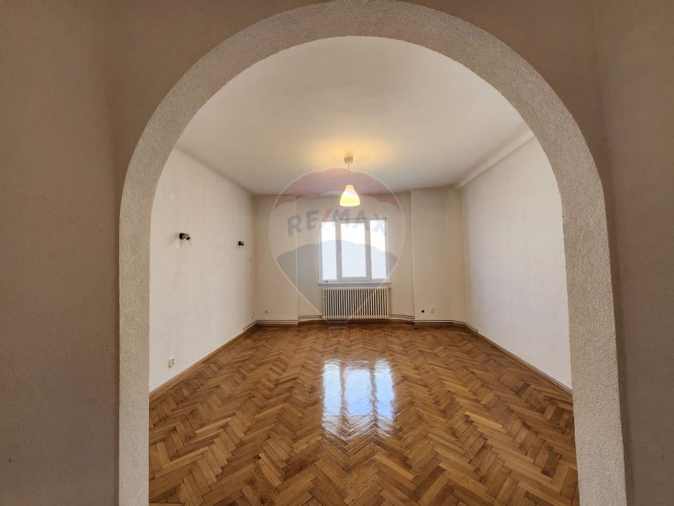 4 room Apartment for sale, Universitate area