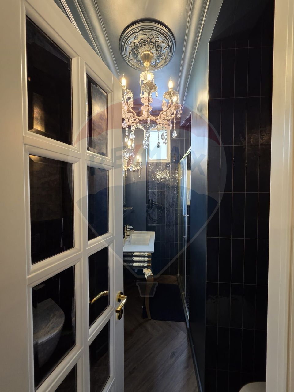 Apartament de lux în stil baroc cu 2 camere de închiriat în zona Dacia