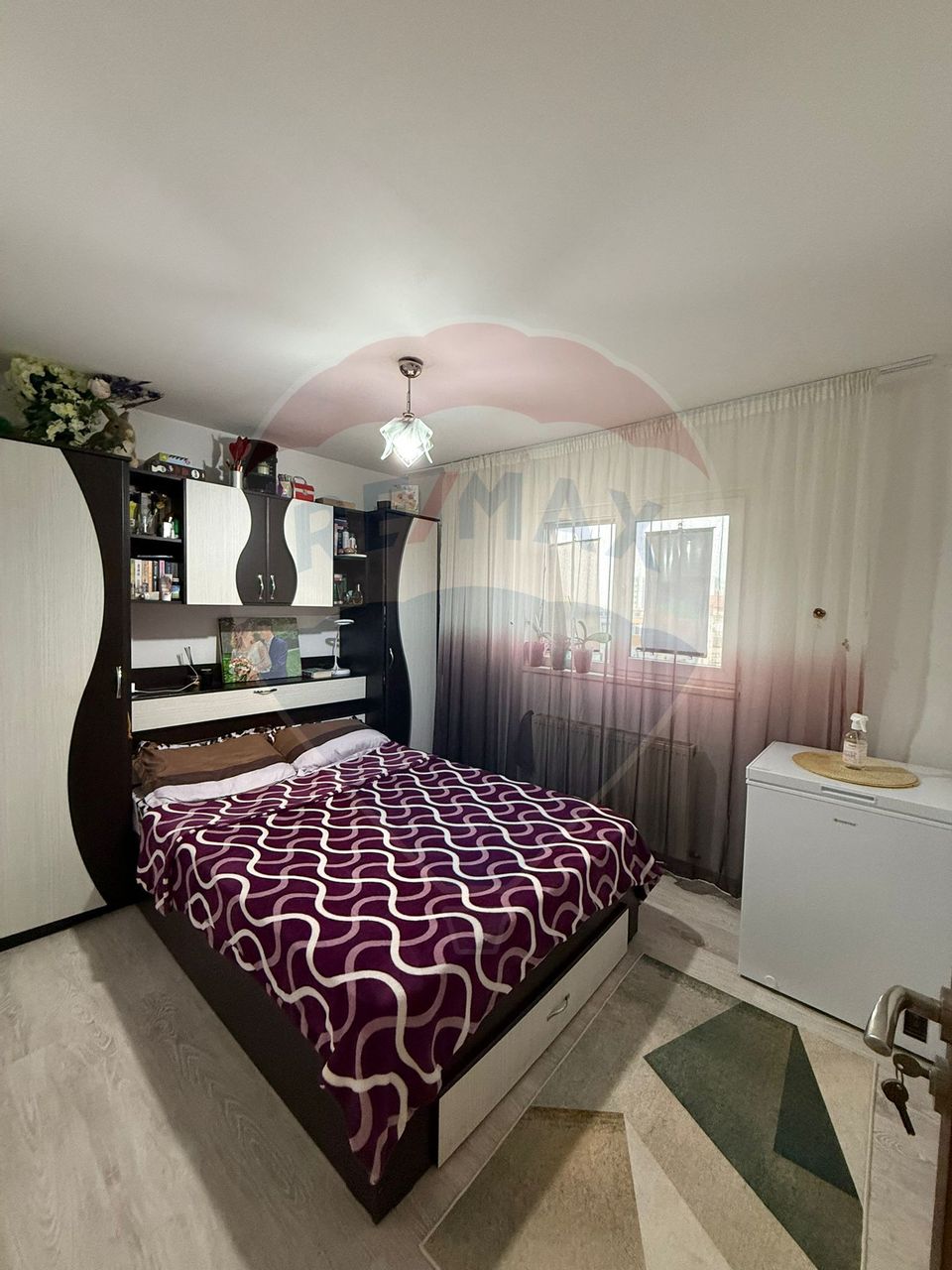 Apartament cu 3 camere de vânzare în zona Lapus