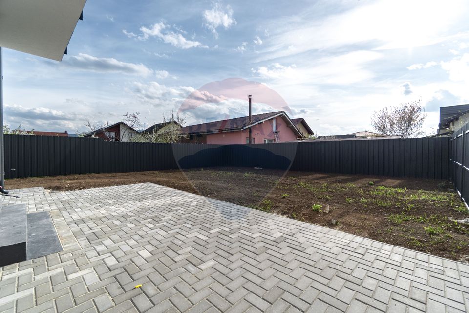 5 room House / Villa for sale