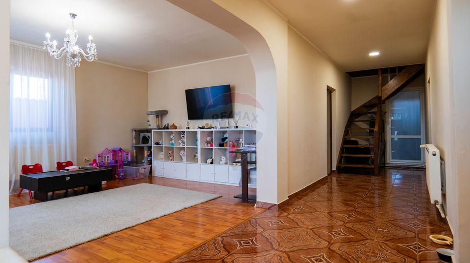 4 room House / Villa for sale