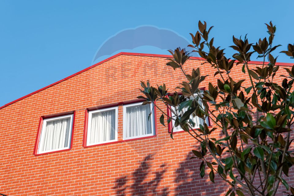 2,500sq.m Commercial Space for sale