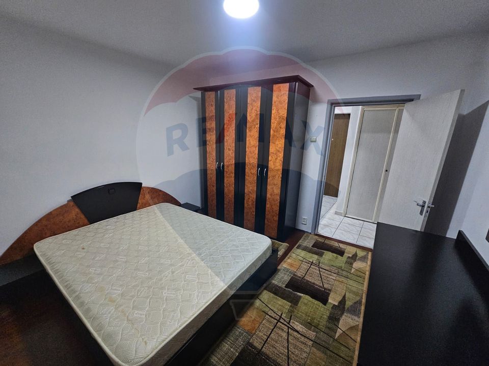 Apartament cu 3 camere de închiriat în zona Berceni