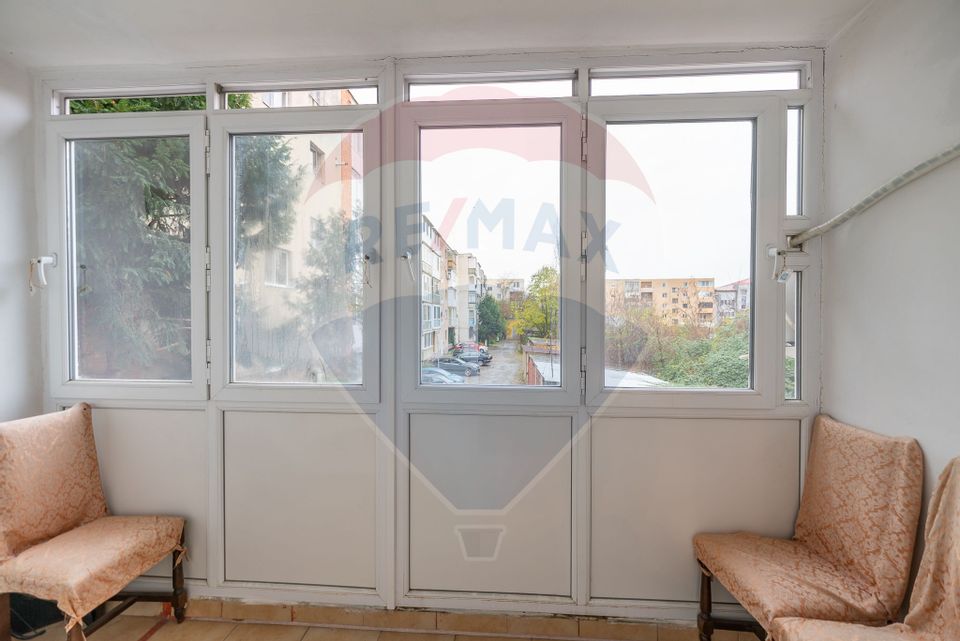 Apartament 2 camere etaj 1, zona Central/Praporgescu , centrala gaz.