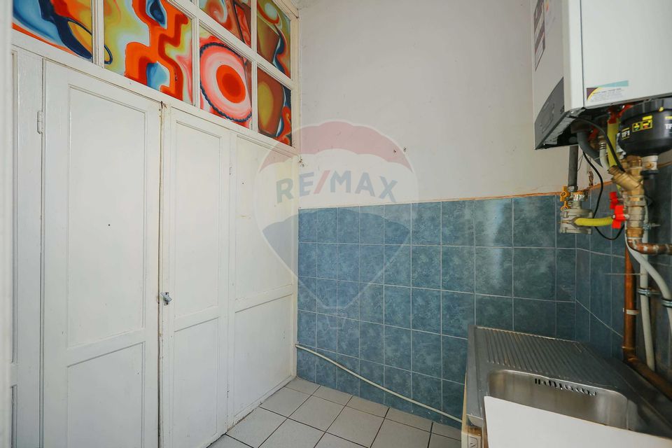 Apartament cu 3 camere de vânzare în zona Ultracentral