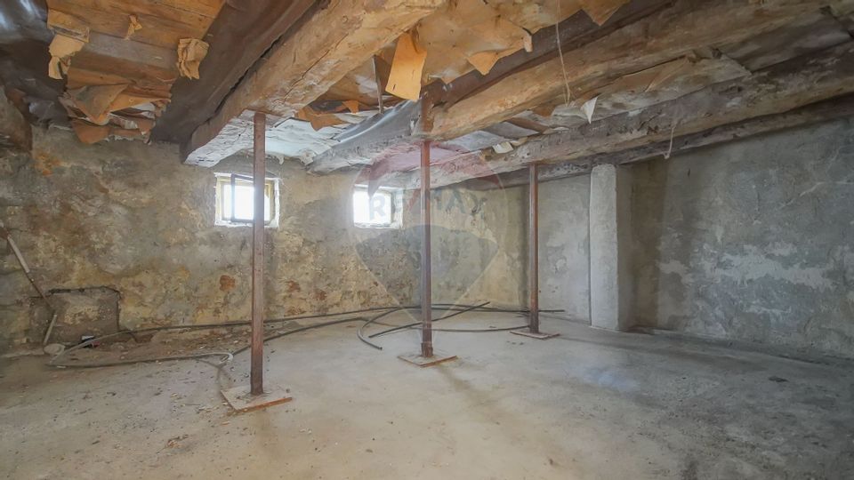 CASA CU POTENTIAL DE EXPLOATARE | DIVERSE ACTIVITATI | DE MIJLOC 50