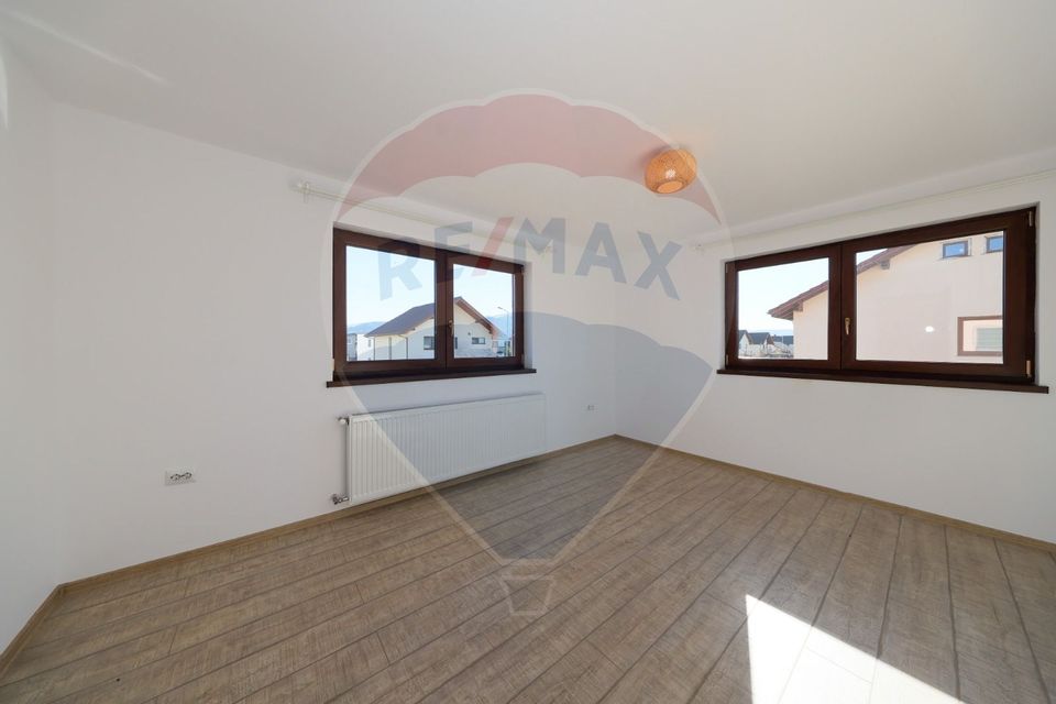 4 room House / Villa for sale