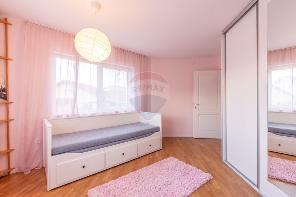 Casa individuala de vanzare 100mp, 600mp teren, garaj, zona Panemar