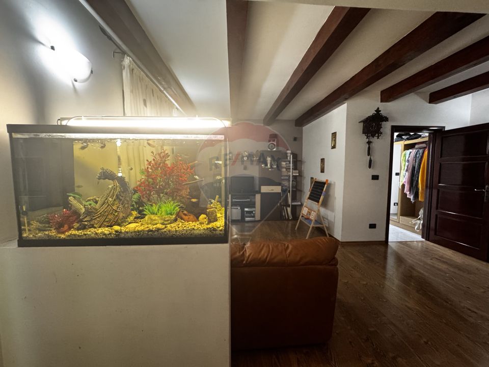 Casă +teren de vanzare in Bacau,  poziție excelentă la E85