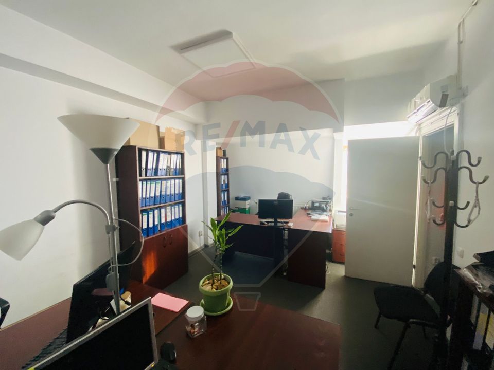 Spațiu birouri (4-5) de 130mp de închiriat în zona Calea Plevnei