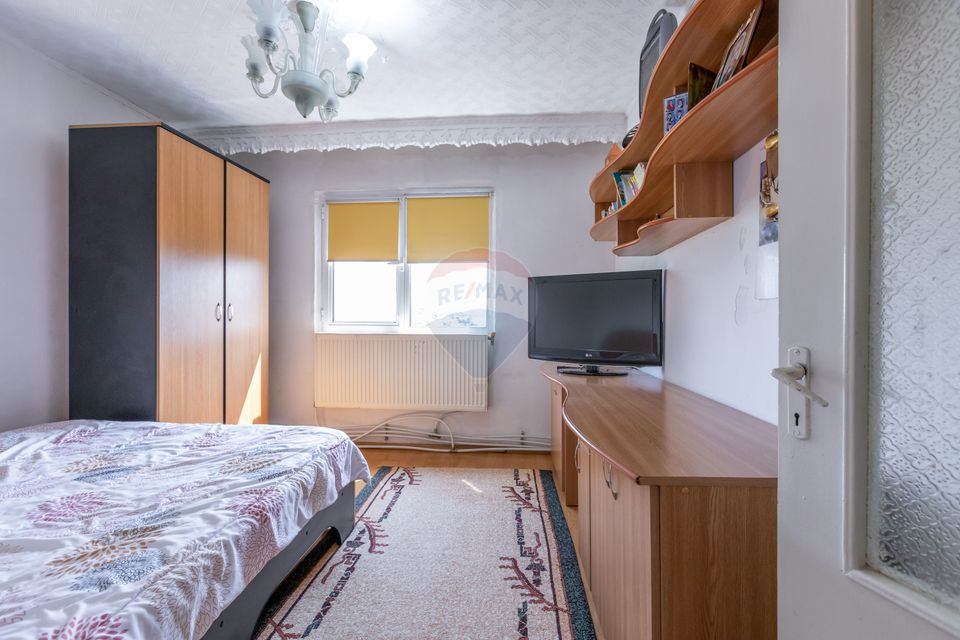 Apartament 3 camere decomandate – Strada Bicaz, zona Narcisa