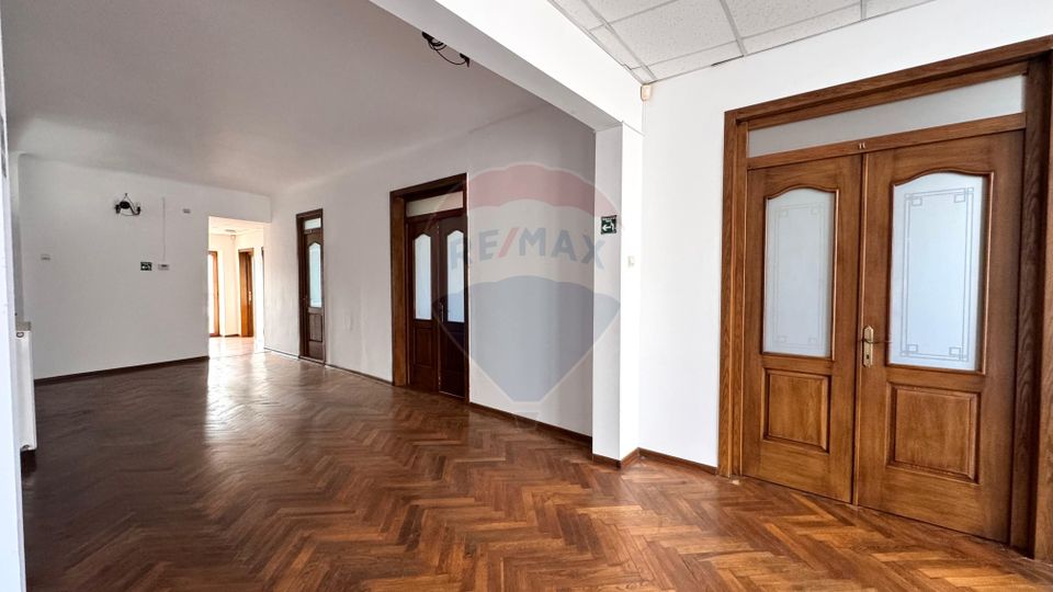 Vila de vanzare in zona peninsulara Constanta