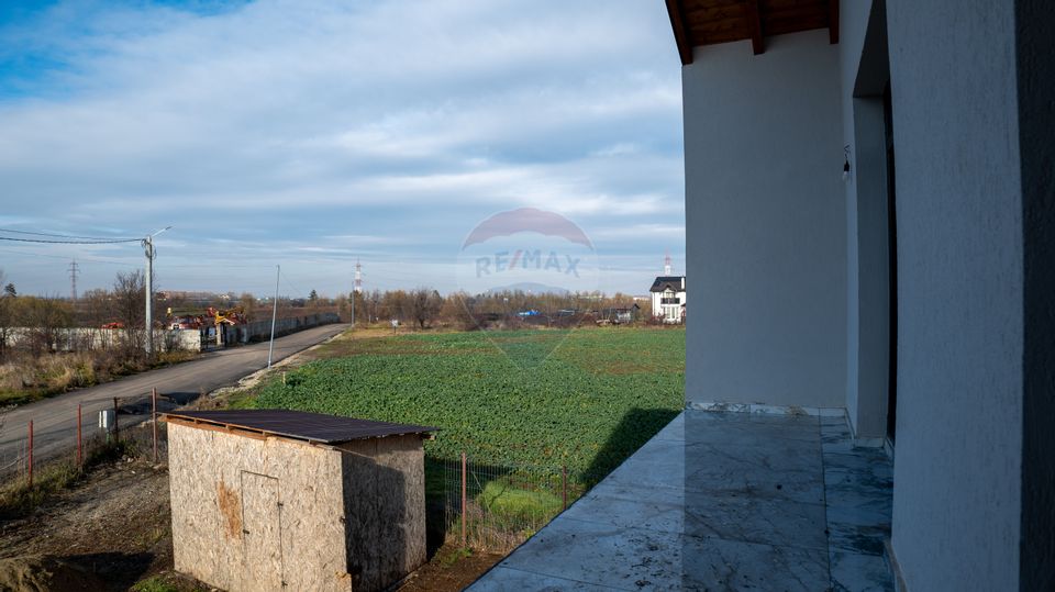 Casă / Vilă cu 4 camere de vânzare în zona Nord