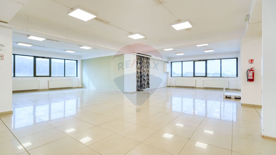 1,000sq.m Commercial Space for rent, Calea Bucuresti area