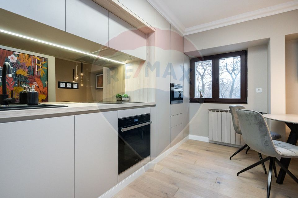 Apartament de lux 4 camere P-ta Victoriei zona Capitale