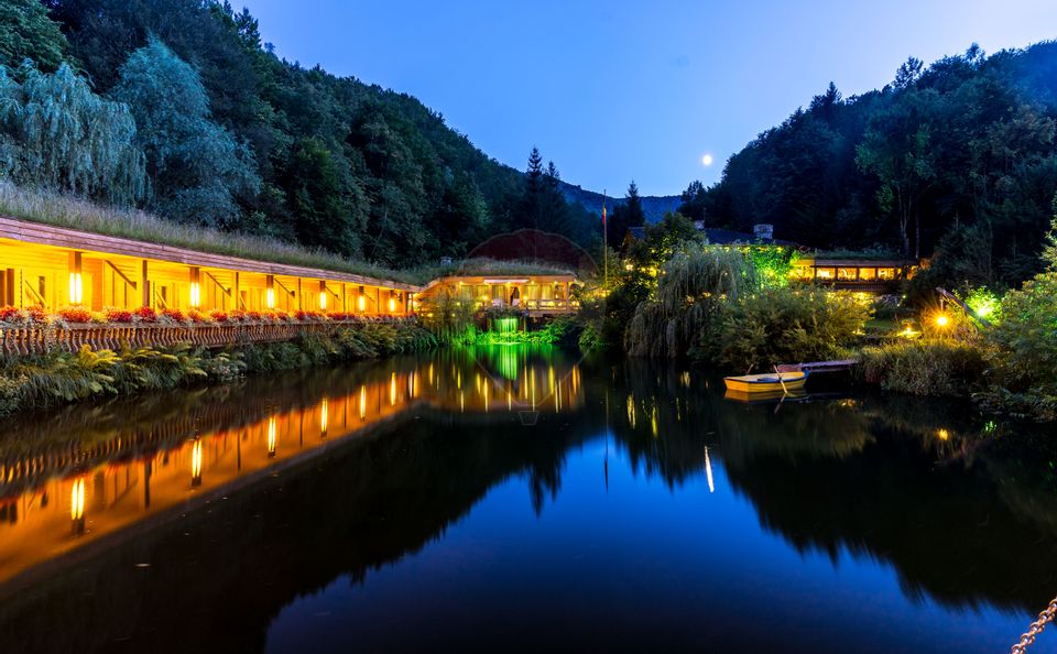 Vând Hotel / Pensiune Lara și Mara, Valea Ierii, muntii Apuseni