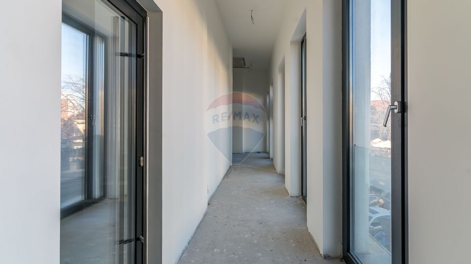 296sq.m Office Space for rent, Ultracentral area
