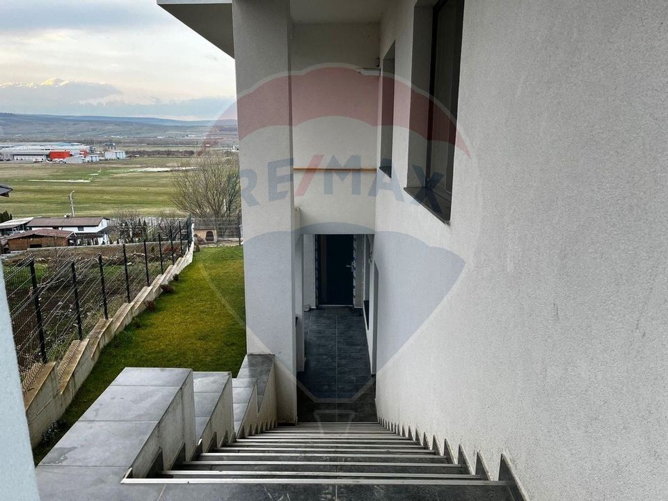 Casă individuală cu 4 dormitoare de vânzare str Planoarelor Dezmir