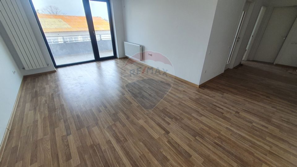 Apartament cu 2 camere, 70 mp V3