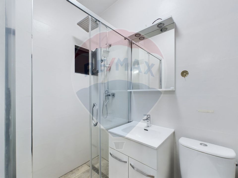 Central apartment, 3 rooms, 2 bathrooms, –completely renovated, modern