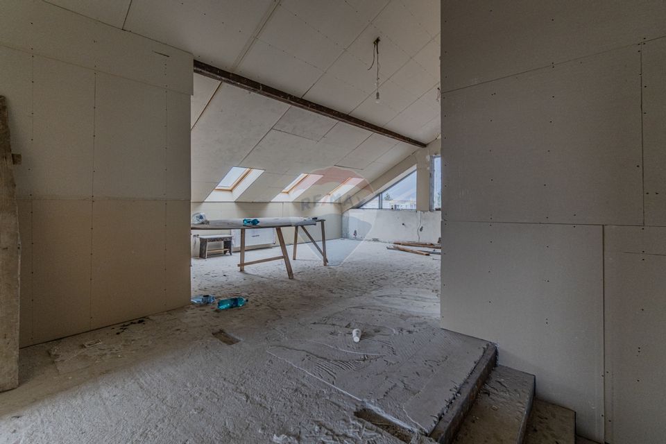 Cladire de 902 mp utili de vânzare, zona Grivitei - DN 13, COMISION 0