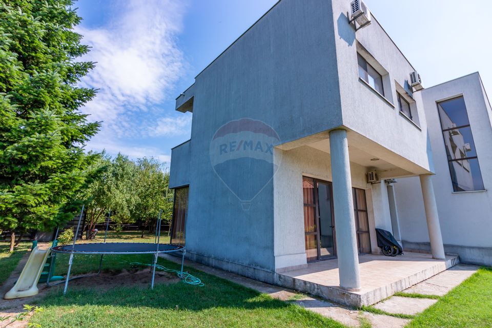 Villa for sale Laguna Albastra Corbeanca 5 rooms I 1000 sqm courtyard