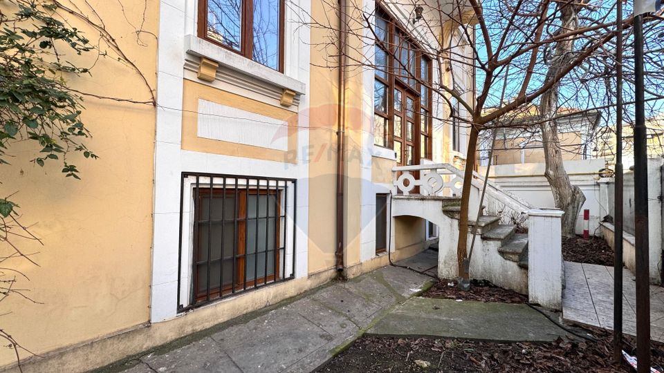 Vila de vanzare in zona peninsulara Constanta