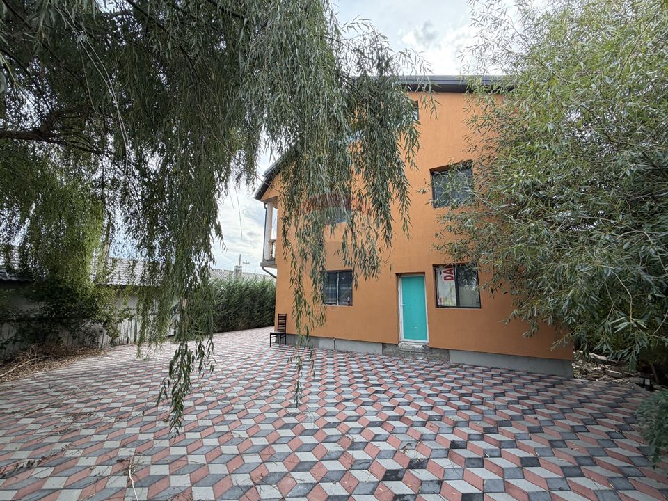 Casă / Vilă cu 8 camere