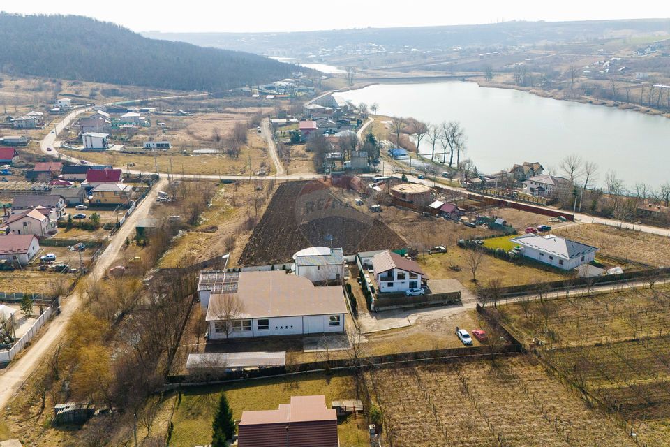 Spațiu / Hală de Vânzare de 497mp, 3400 mp Teren în Aroneanu - Iași