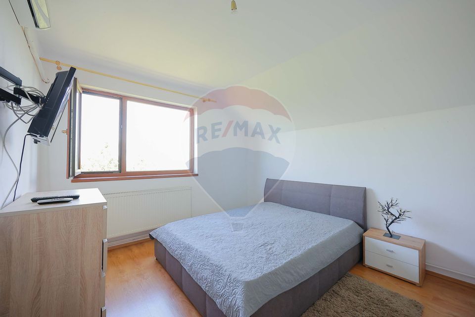 Casă de vânzare cu 1800 mp teren, Paleu