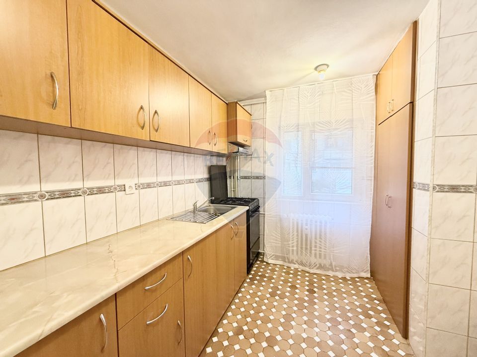De vanzare | Apartament 3 camere, 2 bai, balcon | Apusului