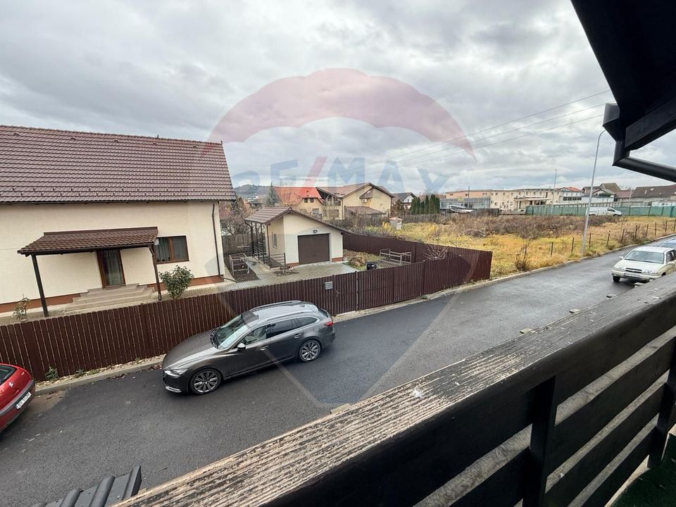 Casă / Vilă cu 4 camere de vânzare in Sanpetru