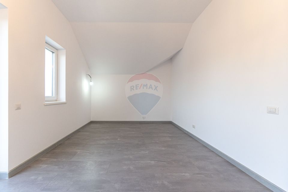 CASE NOI ÎN ARHITECTURĂ ALPINO-MODERNĂ CU ALEE PRIVATA | CRISTIAN