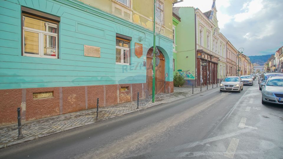 Centrul Istoric, apartament  spatios cu 4 camere, Brasov
