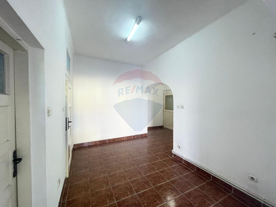 120sq.m Commercial Space for rent, Intim area